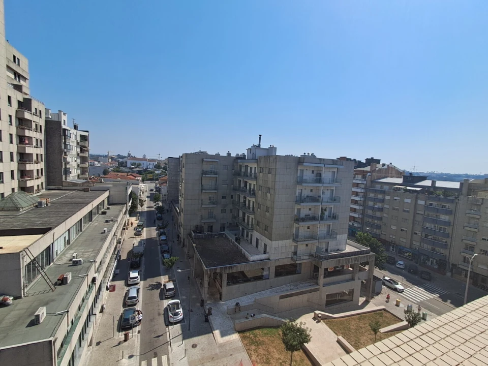 Apartamento T6 para Venda em São João da Madeira Foto 52