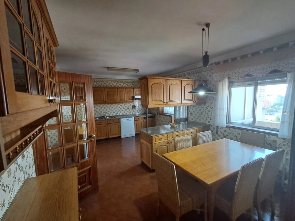 Apartamento T6 para Venda em São João da Madeira Foto 17