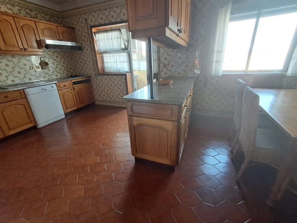 Apartamento T6 para Venda em São João da Madeira Foto 19