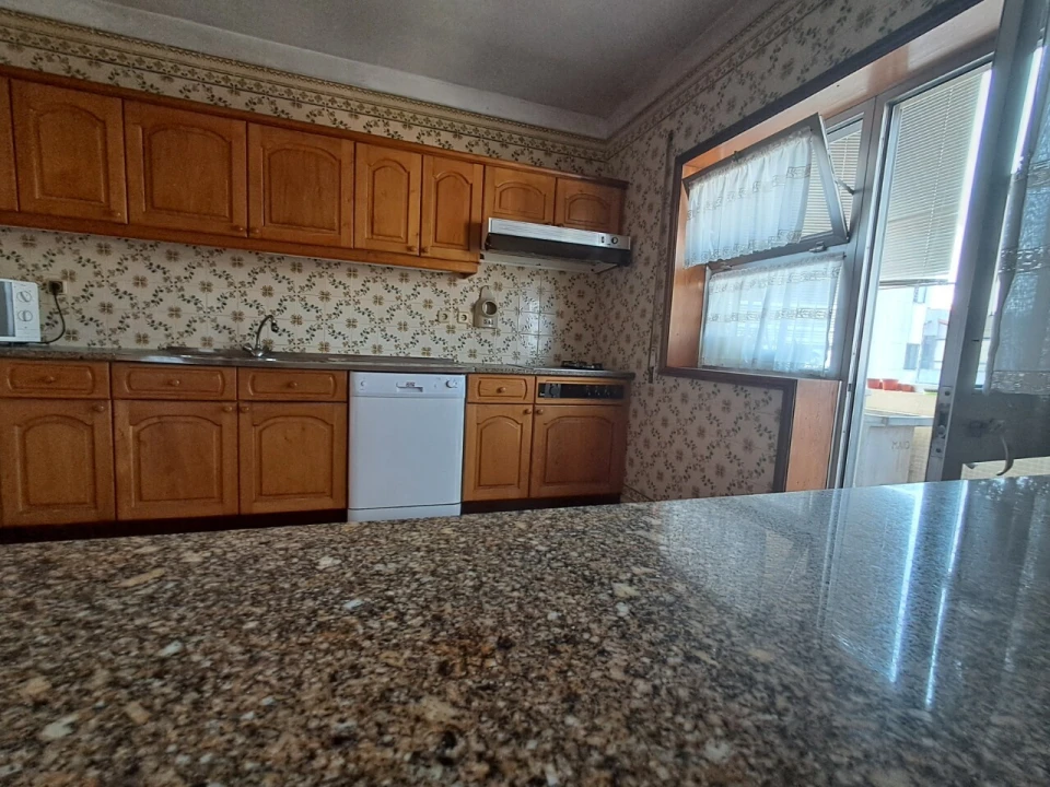 Apartamento T6 para Venda em São João da Madeira Foto 22