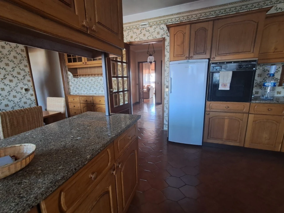 Apartamento T6 para Venda em São João da Madeira Foto 26