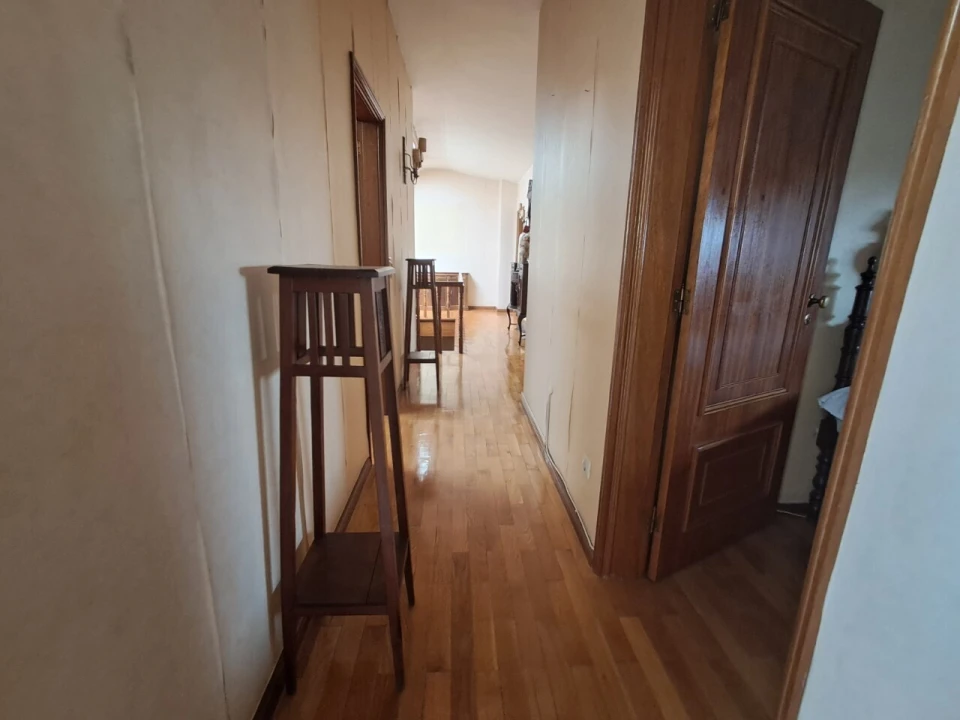 Apartamento T6 para Venda em São João da Madeira Foto 47
