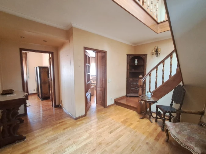 Apartamento T6 para Venda em São João da Madeira Foto 3