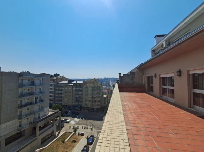 Apartamento T6 para Venda em São João da Madeira