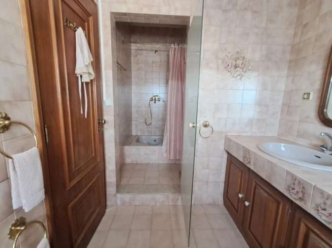 Apartamento T6 para Venda em São João da Madeira Foto 40