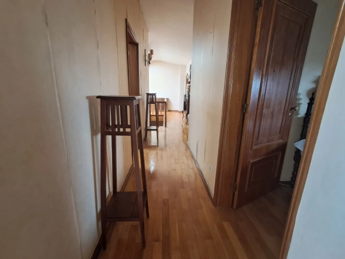 Apartamento T6 para Venda em São João da Madeira Foto 47