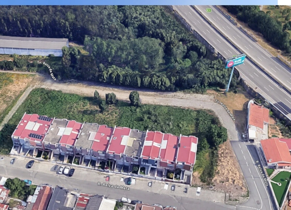 Terreno para Venda em Santa Maria de Lamas Foto 4