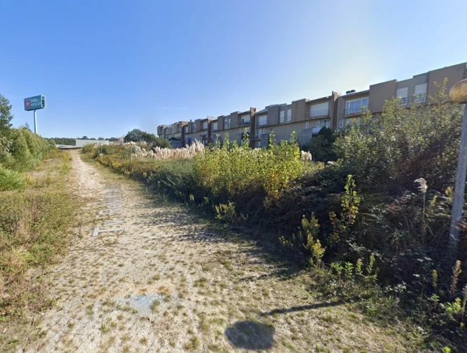 Terreno para Venda em Santa Maria de Lamas Foto 3