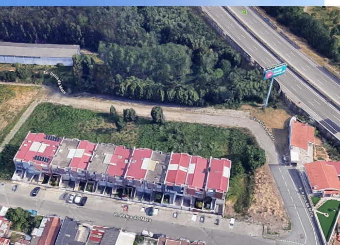 Terreno para Venda em Santa Maria de Lamas Foto 4