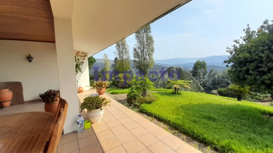 Moradia T4 para Venda em Ossela Foto 2