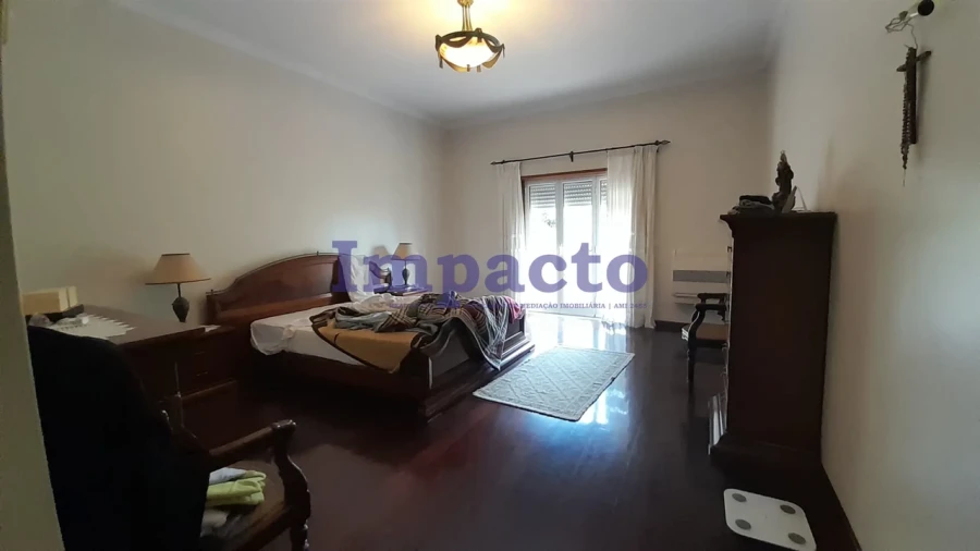 Moradia T4 para Venda em Ossela Foto 14