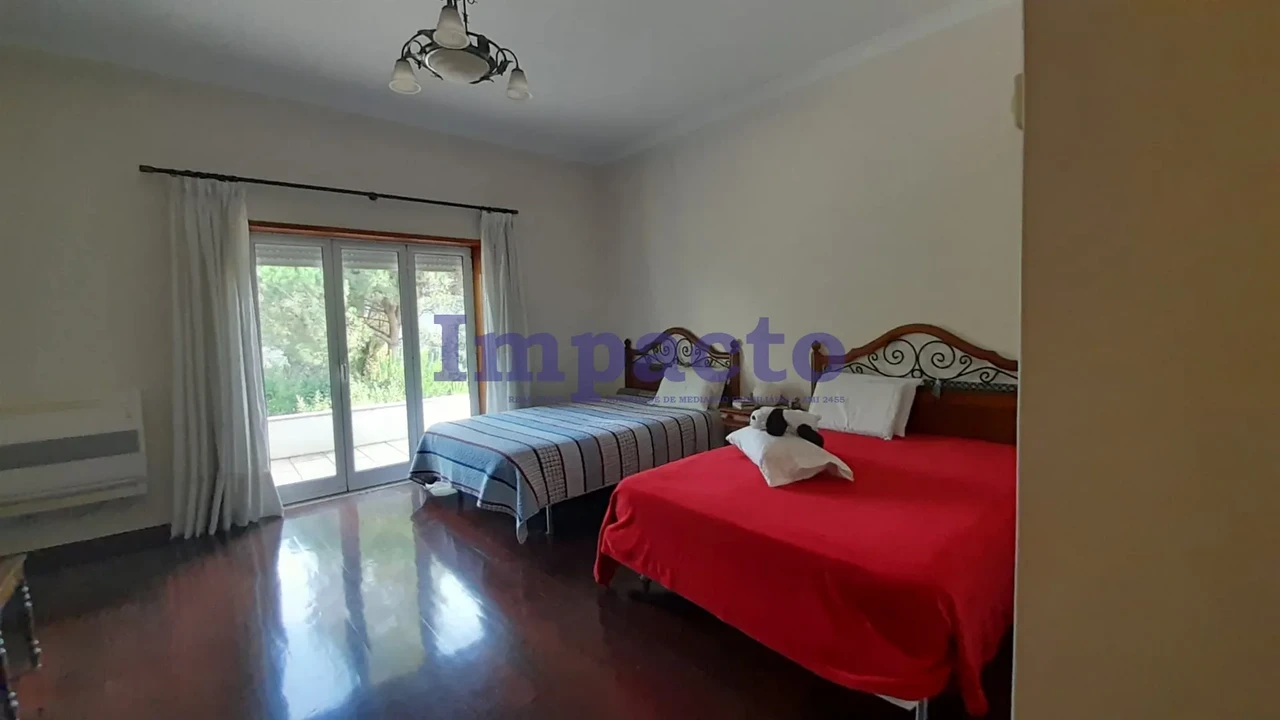 Moradia T4 para Venda em Ossela Foto 16