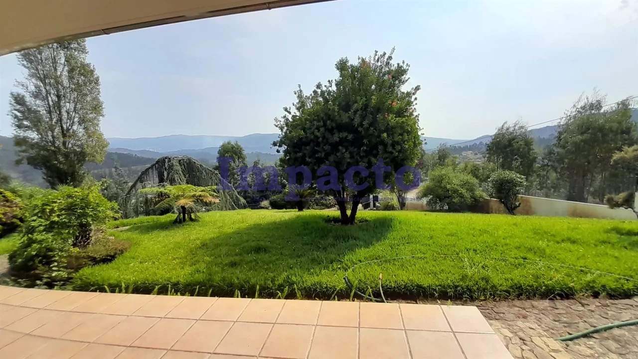 Moradia T4 para Venda em Ossela Foto 10