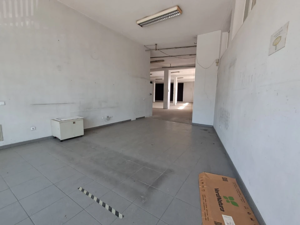 Armazém para Arrendamento em São João da Madeira Foto 5