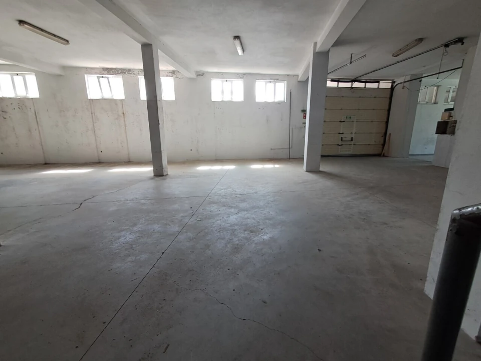 Armazém para Arrendamento em São João da Madeira Foto 10