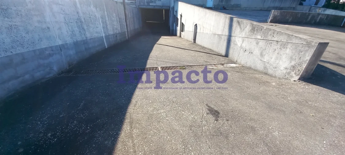 Armazém para Arrendamento em São João da Madeira Foto 15