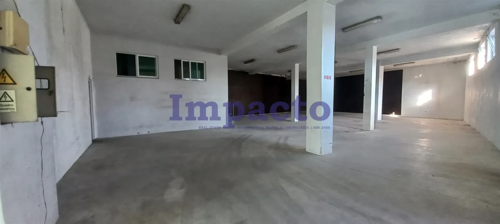 Armazém para Arrendamento em São João da Madeira Foto 11