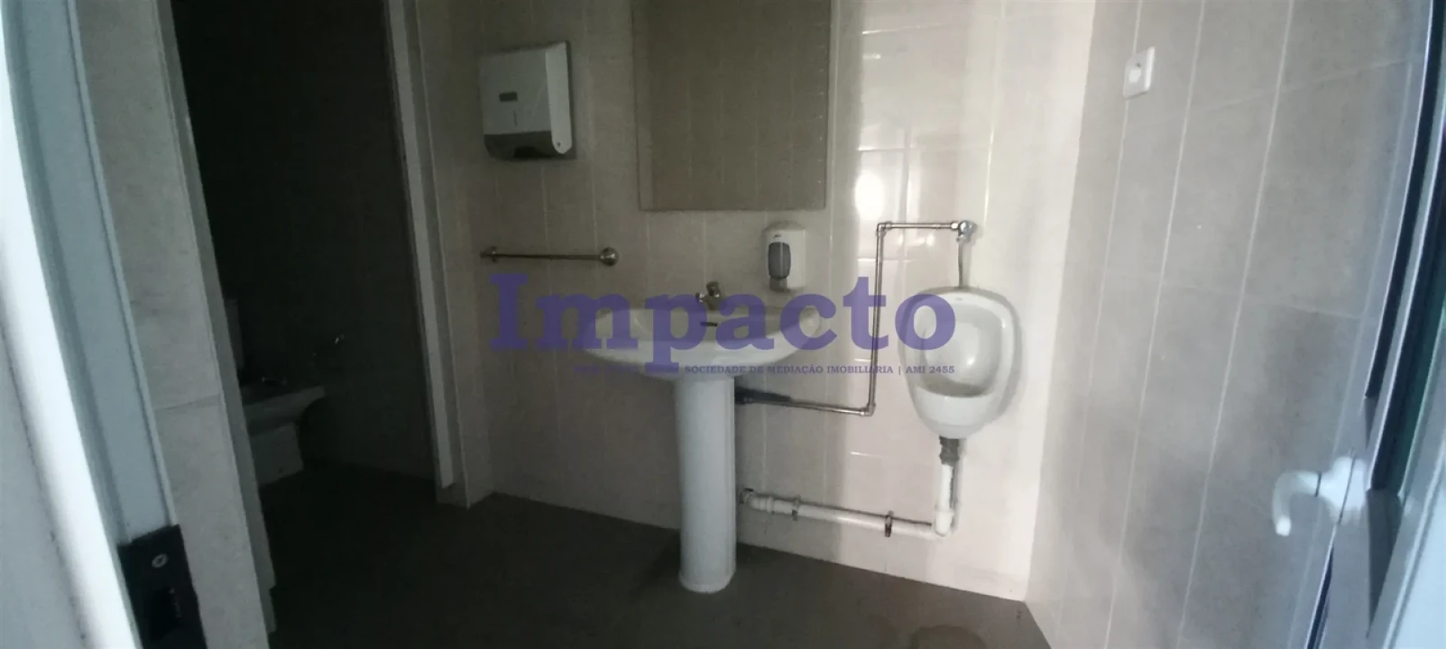 Armazém para Arrendamento em São João da Madeira Foto 18