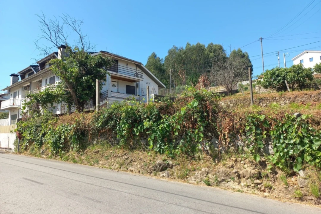 Terreno para Venda em Escariz Foto 1