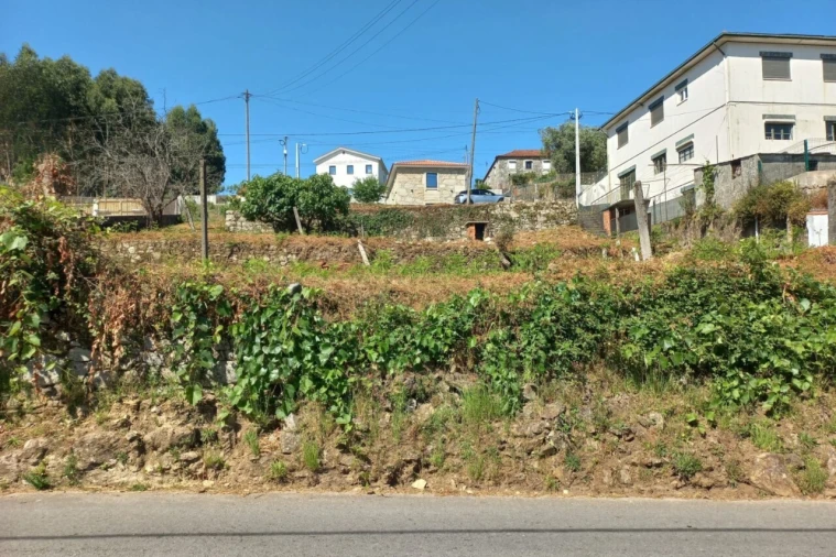 Terreno para Venda em Escariz Foto 2