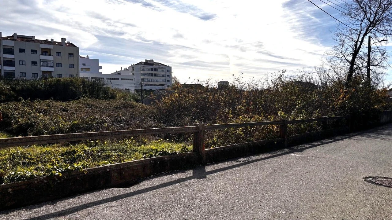 Terreno para Venda em Tavarede Foto 1