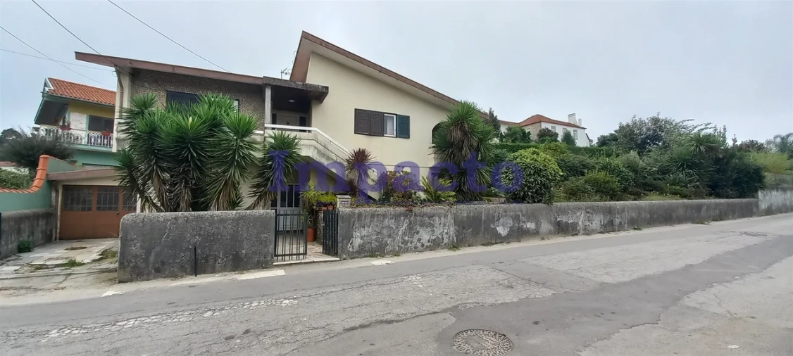 Moradia T3 para Venda em Fajões Foto 3