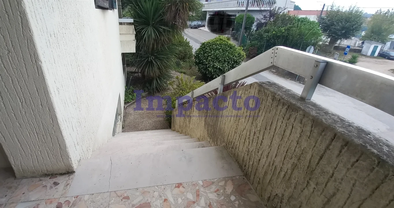 Moradia T3 para Venda em Fajões Foto 16