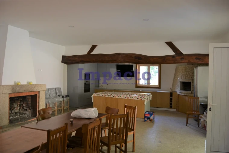 Moradia T6 para Venda em Fajões Foto 10
