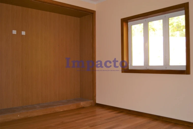 Moradia T6 para Venda em Fajões Foto 41