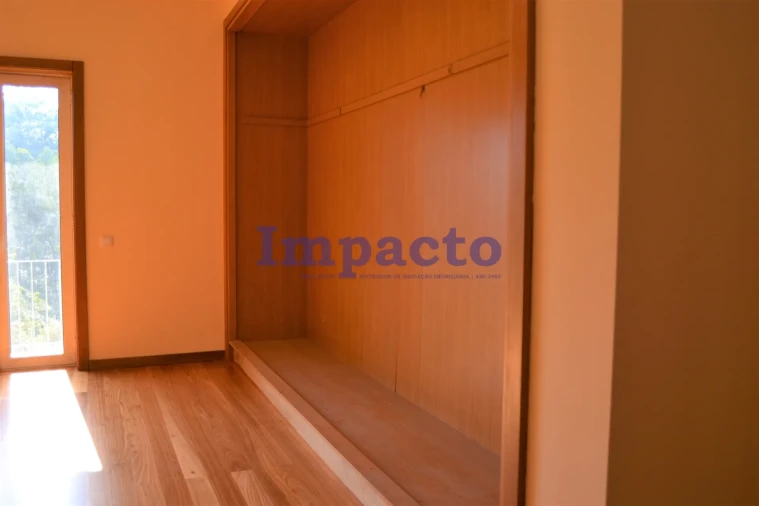 Moradia T6 para Venda em Fajões Foto 36