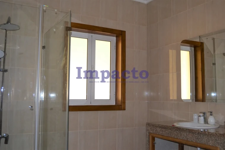 Moradia T6 para Venda em Fajões Foto 20