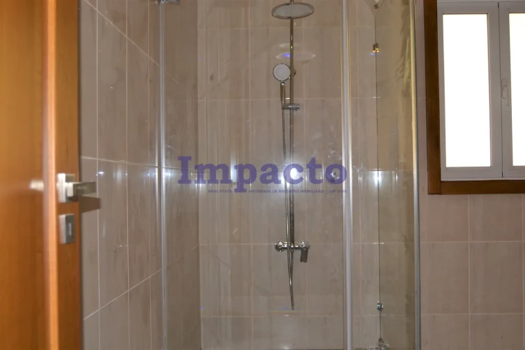 Moradia T6 para Venda em Fajões Foto 21