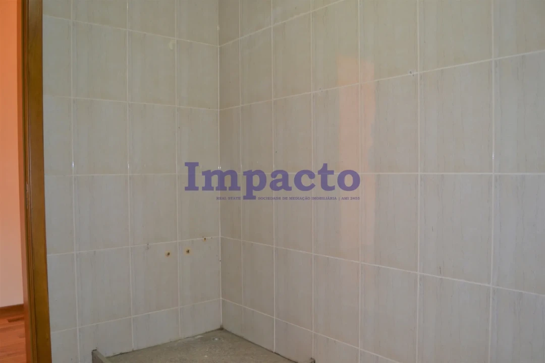 Moradia T6 para Venda em Fajões Foto 34