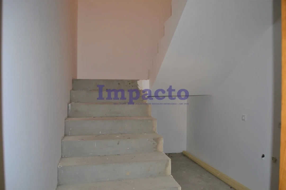 Moradia T6 para Venda em Fajões Foto 49