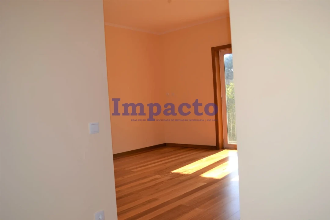 Moradia T6 para Venda em Fajões Foto 35