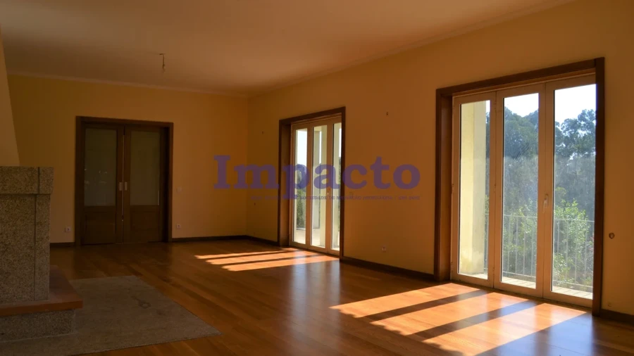 Moradia T6 para Venda em Fajões