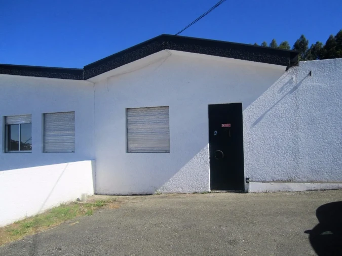 Armazém para Arrendamento em Vila de Cucujães Foto 2