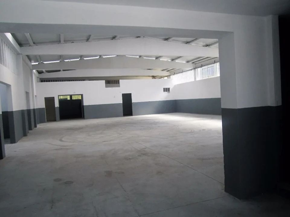 Armazém para Arrendamento em Vila de Cucujães Foto 4