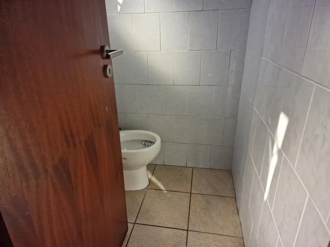 Loja para Arrendamento em Carregosa Foto 14