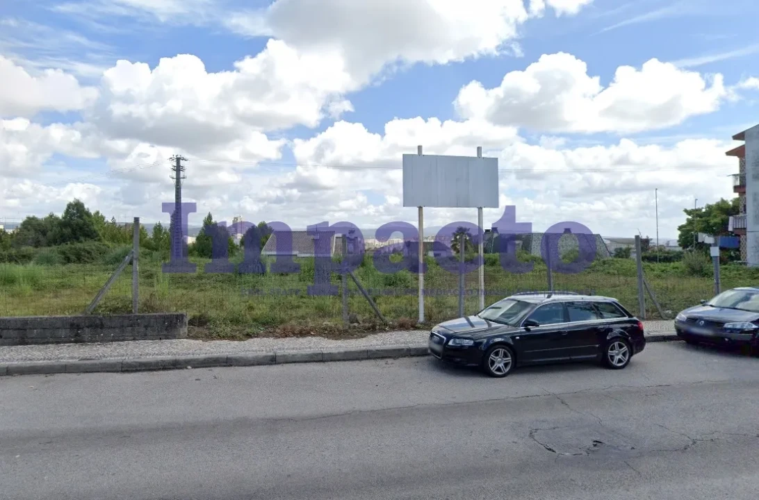 Terreno para Venda em São João da Madeira Foto 4