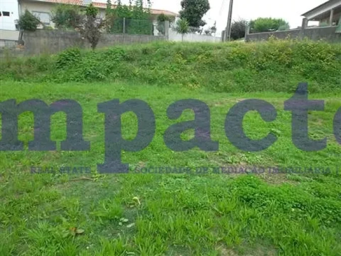 Terreno para Venda em Vila de Cucujães Foto 3