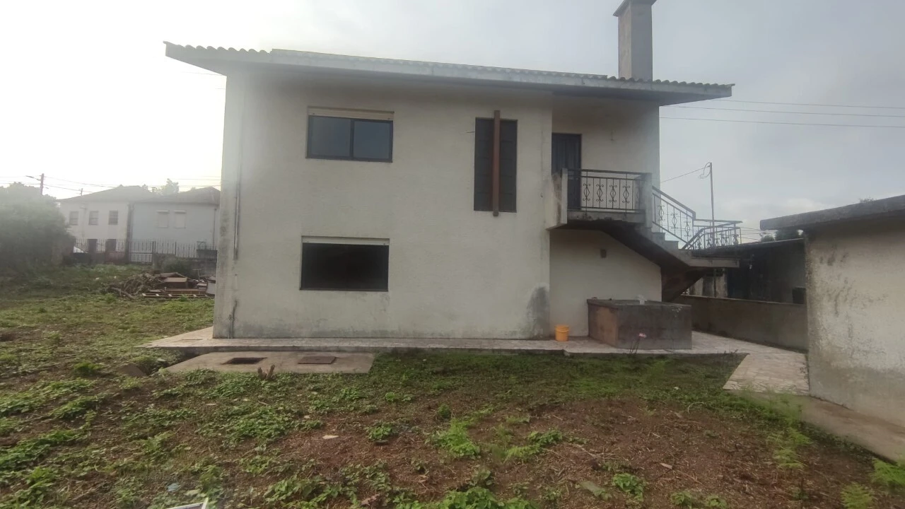 Moradia T4 para Venda em Santa Maria de Lamas Foto 4