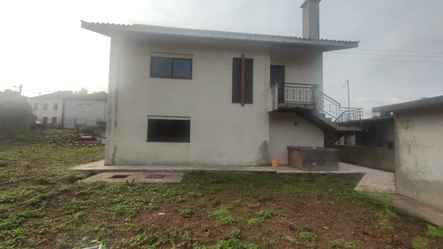 Moradia T4 para Venda em Santa Maria de Lamas Foto 4