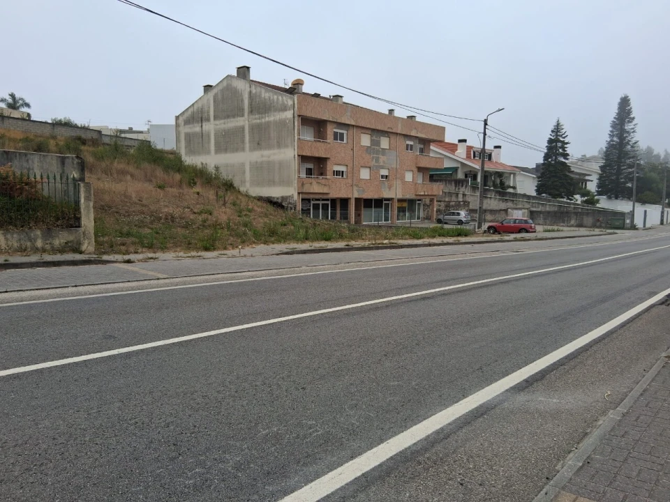 Terreno para Venda em Escapães Foto 1