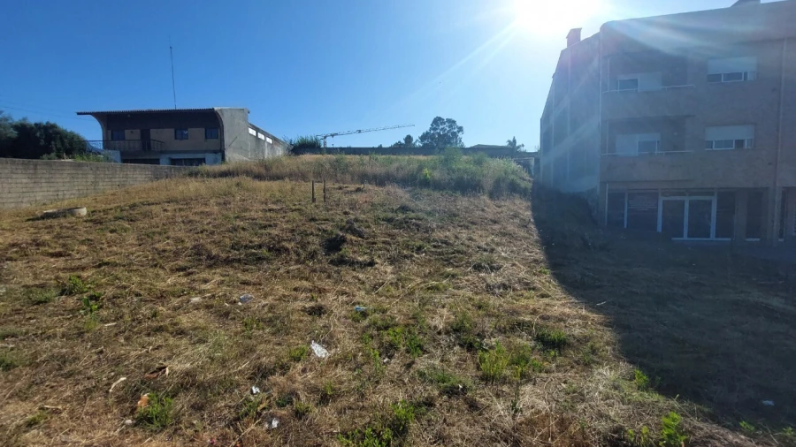 Terreno para Venda em Escapães Foto 4