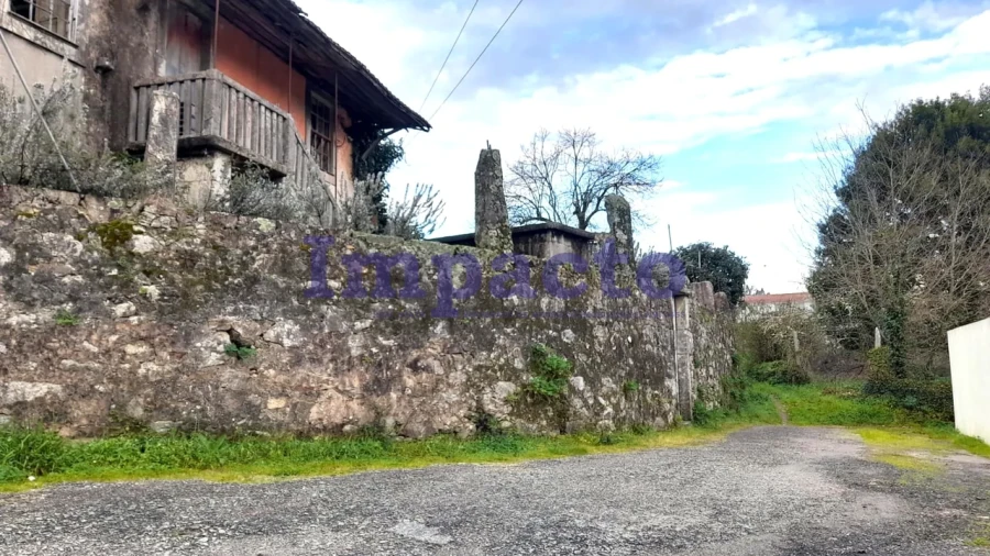 Moradia T3 para Venda em Milheiros de Poiares Foto 13