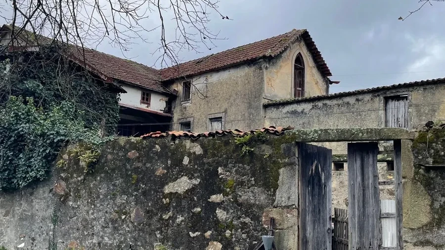 Moradia T3 para Venda em Milheiros de Poiares