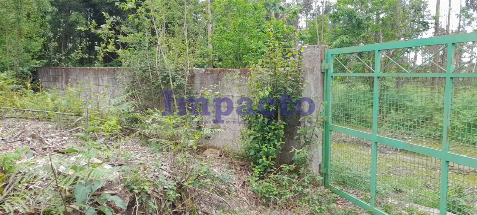 Terreno para Venda em Milheiros de Poiares Foto 1