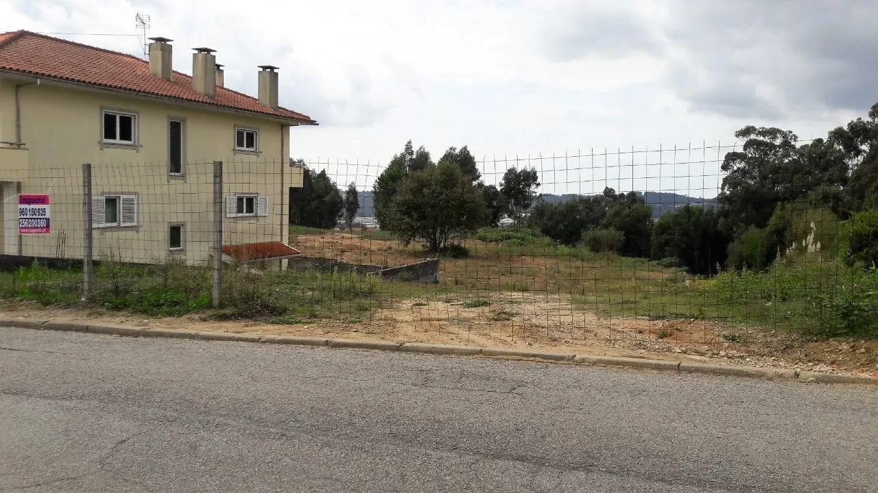 Terreno para Venda em O. Azeméis, Riba-Ul, Ul, Macinhata Seixa, Madail Foto 3