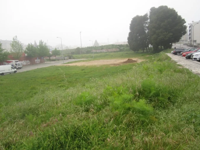 Terreno para Venda em São João da Madeira Foto 1